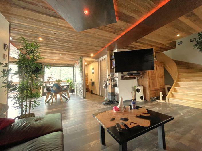 Image No.7-6 Bed House for sale