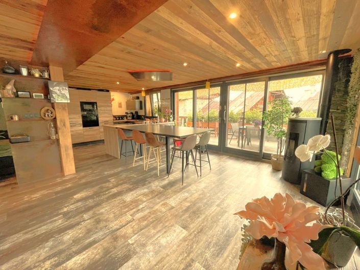 Image No.9-6 Bed House for sale