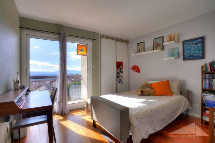 Image No.8-4 Bed House for sale