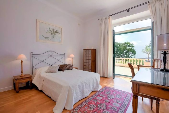 Image No.6-6 Bed House for sale