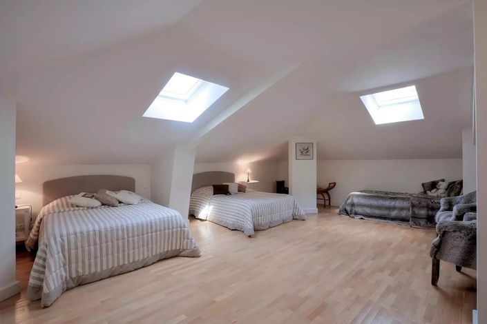 Image No.9-6 Bed House for sale