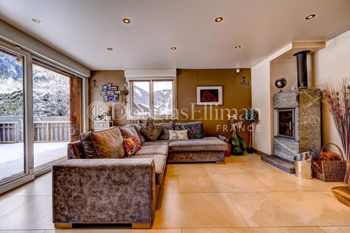 Image No.10-5 Bed House for sale