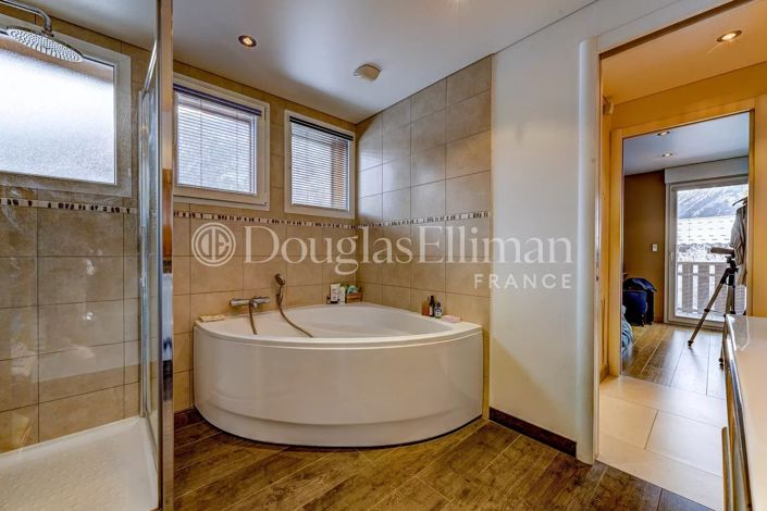 Image No.16-5 Bed House for sale