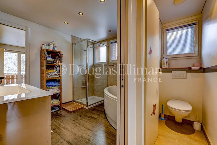 Image No.17-5 Bed House for sale