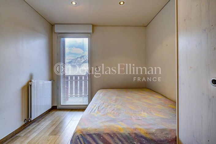 Image No.19-5 Bed House for sale