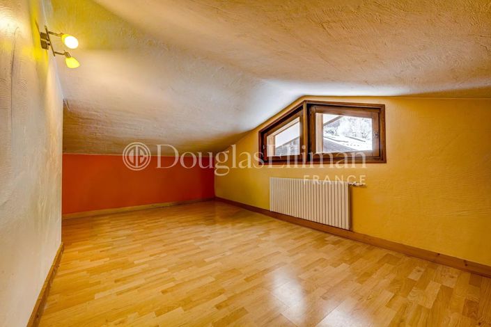 Image No.22-5 Bed House for sale