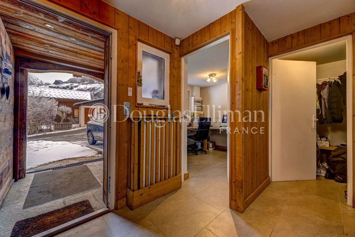 Image No.28-5 Bed House for sale