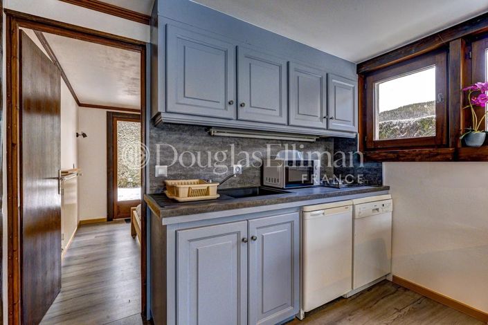 Image No.30-5 Bed House for sale