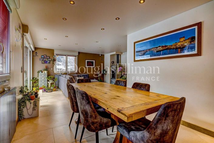 Image No.4-5 Bed House for sale