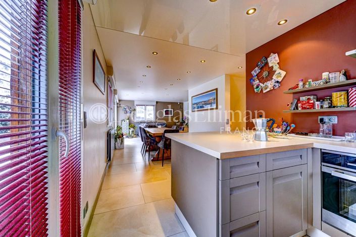 Image No.7-5 Bed House for sale