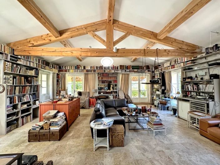 Image No.2-4 Bed House for sale