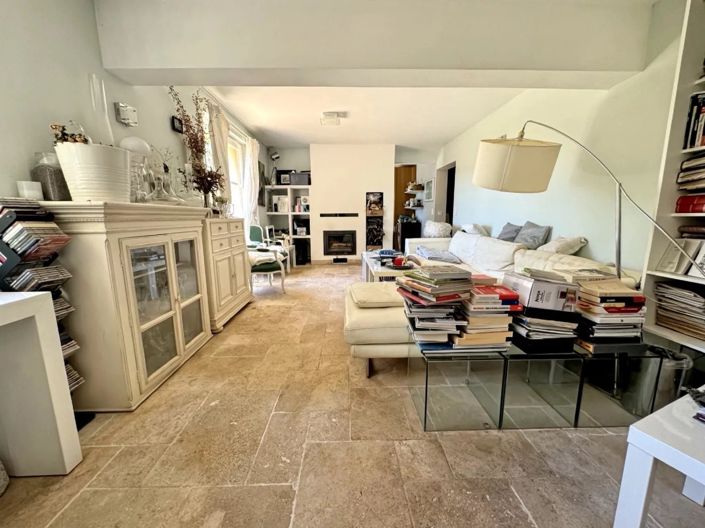 Image No.7-4 Bed House for sale