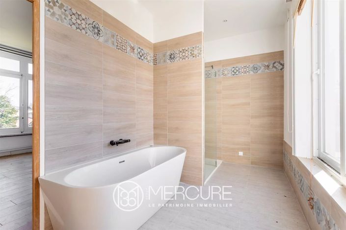 Image No.7-7 Bed House for sale