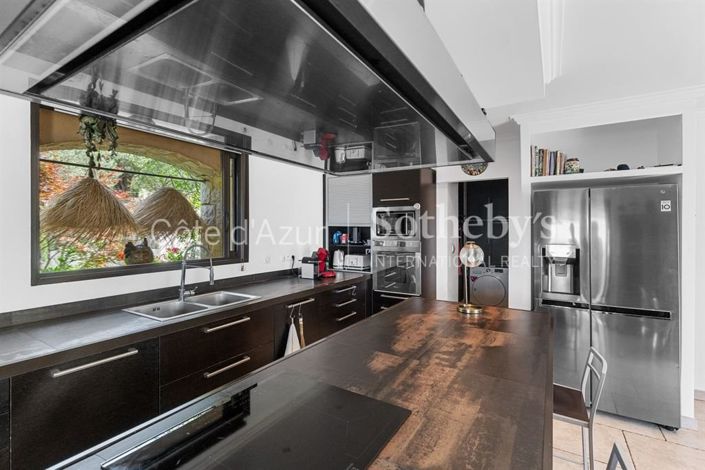 Image No.14-7 Bed House for sale