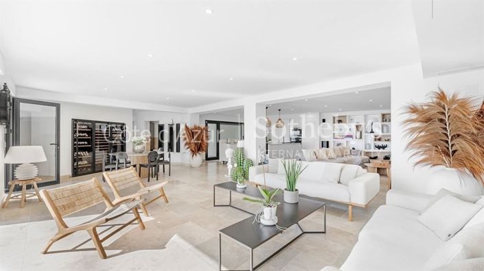 Image No.4-Propriété de 6 chambres à vendre à Les Issambres