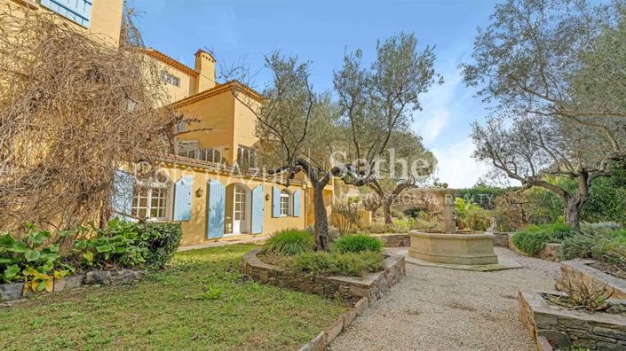 Image No.5-Propriété de 8 chambres à vendre à Sainte-Maxime