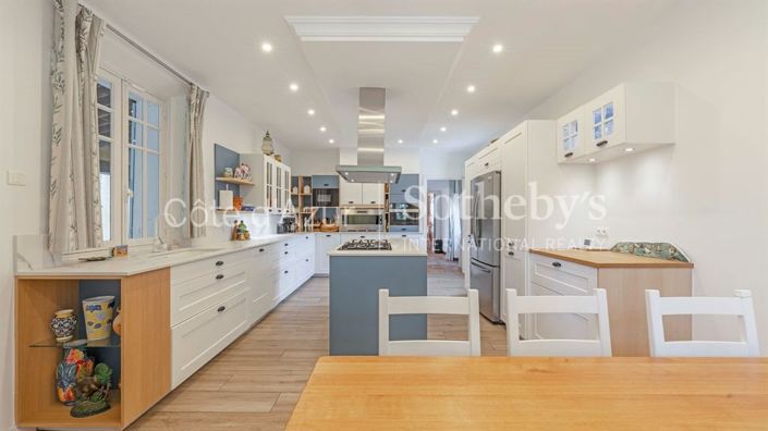 Image No.9-Propriété de 8 chambres à vendre à Sainte-Maxime