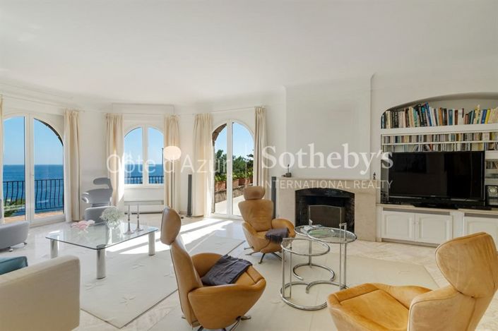 Image No.16-5 Bed Property for sale