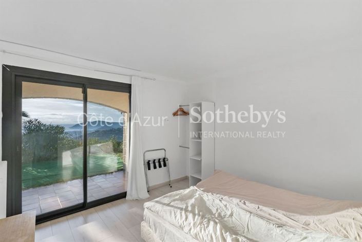 Image No.18-7 Bed Property for sale