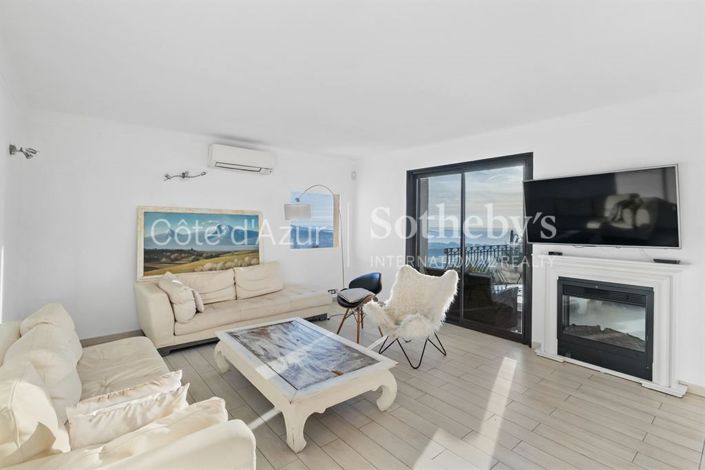 Image No.9-7 Bed Property for sale