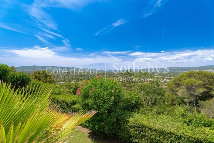 Image No.11-6 Bed Property for sale