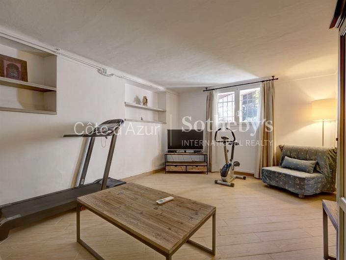 Image No.15-4 Bed Property for sale