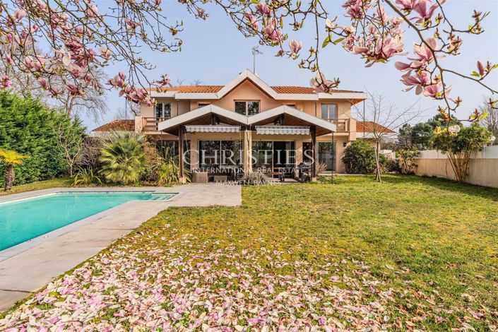 Image No.16-5 Bed House for sale