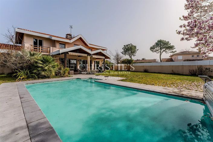 Image No.19-5 Bed House for sale