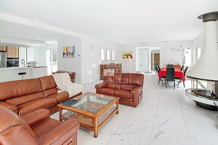 Image No.5-3 Bed House for sale