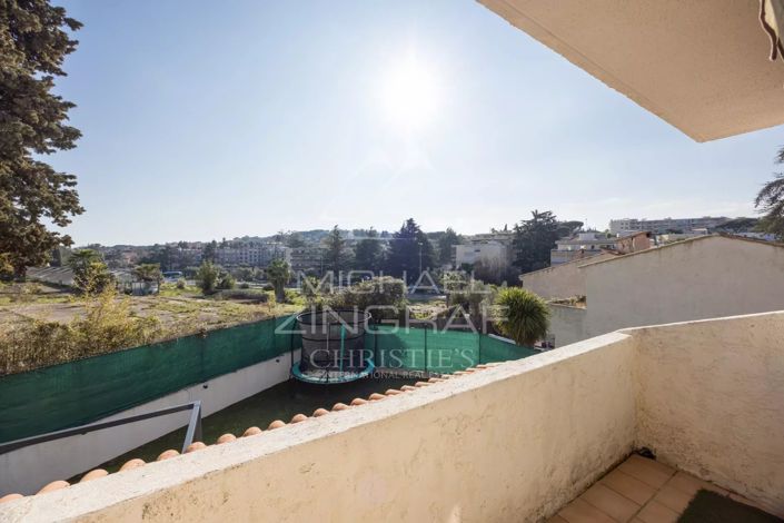 Image No.12-4 Bed House for sale