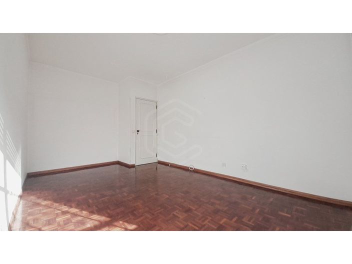 Image No.10-3 Bed Apartment for sale