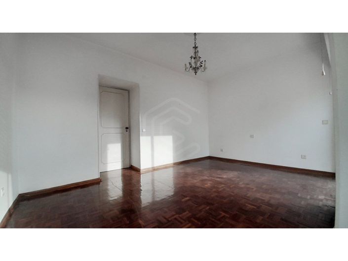 Image No.11-3 Bed Apartment for sale