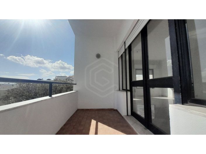 Image No.8-3 Bed Apartment for sale