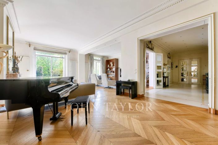 Image No.10-3 Bed Apartment for sale