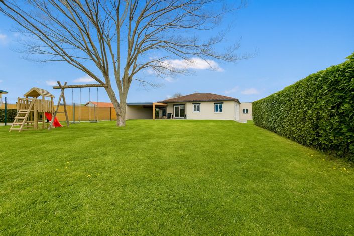 Image No.11-3 Bed House for sale