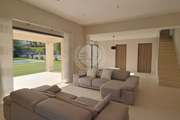 Image No.2-Maison de 3 chambres à vendre à Le Plan-de-la-Tour