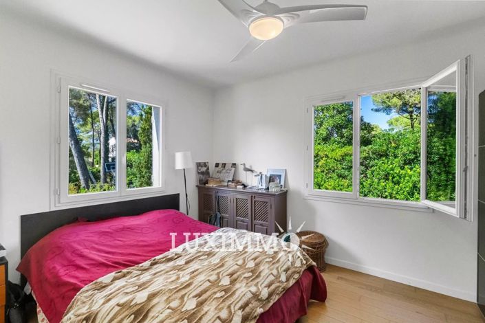 Image No.7-4 Bed House for sale