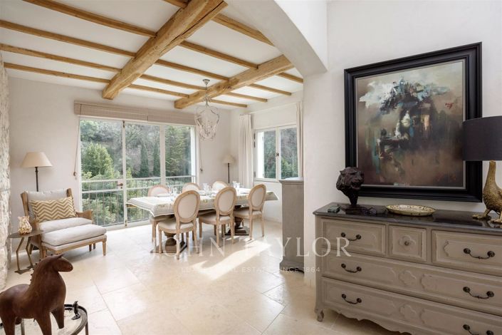 Image No.10-5 Bed House for sale