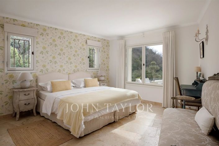 Image No.12-5 Bed House for sale