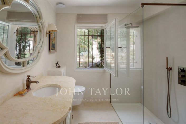 Image No.13-5 Bed House for sale