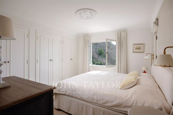 Image No.15-5 Bed House for sale