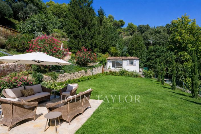 Image No.6-5 Bed House for sale