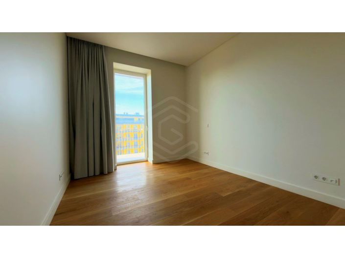 Image No.20-2 Bed Apartment for sale