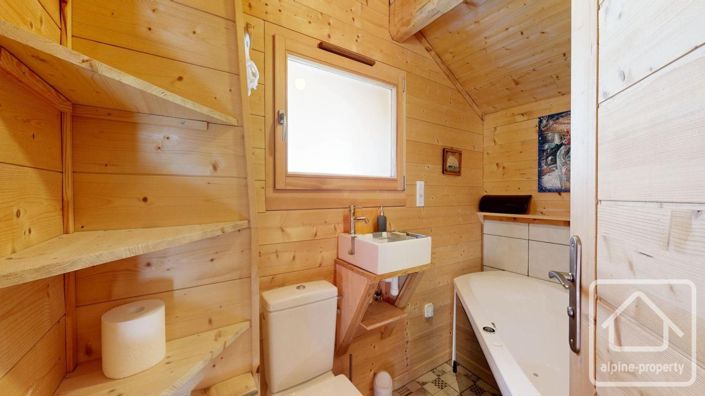 Image No.20-4 Bed Property for sale