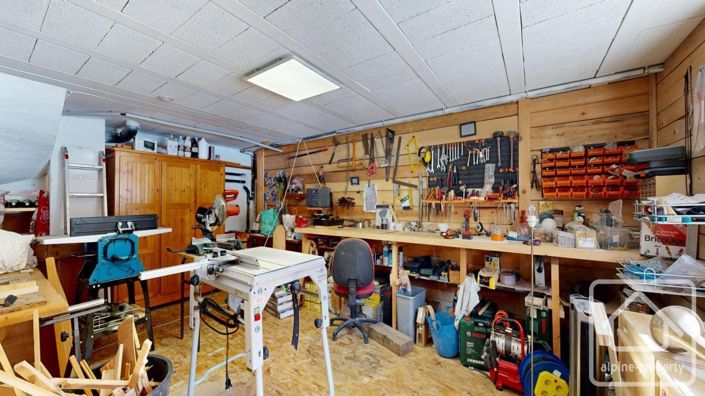 Image No.36-4 Bed Property for sale