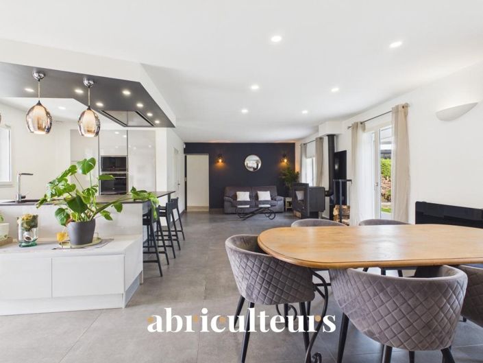 Image No.4-4 Bed House for sale