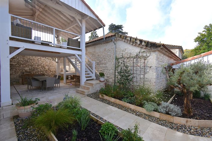 Image No.2-4 Bed House for sale