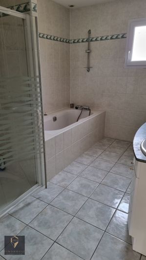 Image No.11-5 Bed House for sale