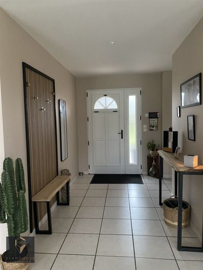 Image No.3-5 Bed House for sale