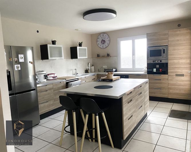 Image No.4-5 Bed House for sale